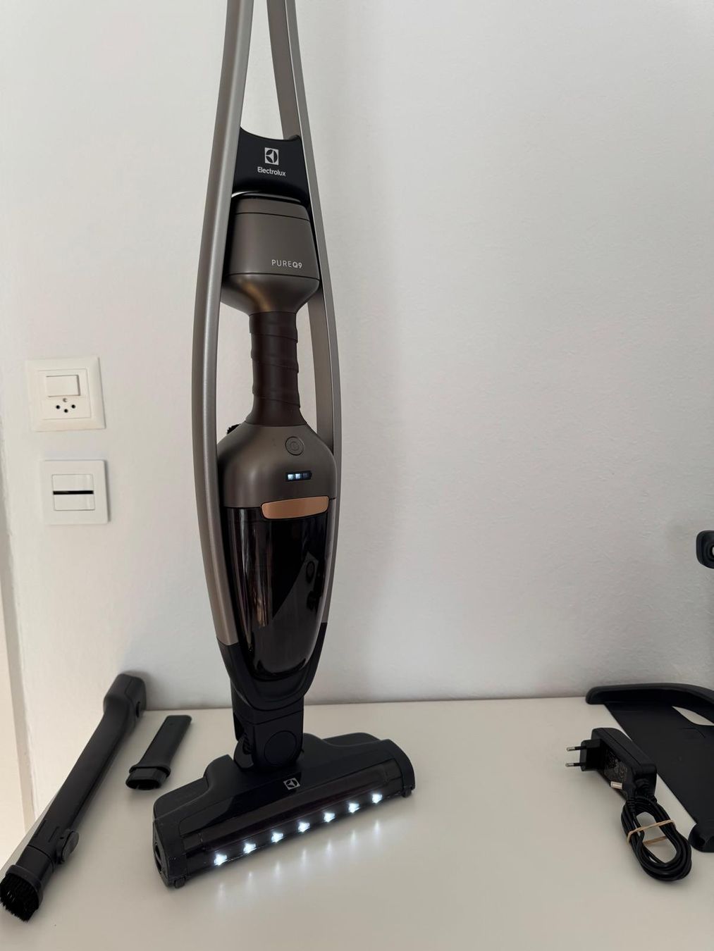 Electrolux Aspirapolveri & Accessori: Electrolux Pure Q9 Staubsauger – Usato da Bern venduto da Enya1 7