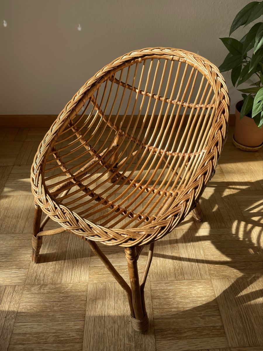 Poltrone: Sessel aus Rattan für Kinder oder Katzen – Usato da Bern venduto da Designdinger 3