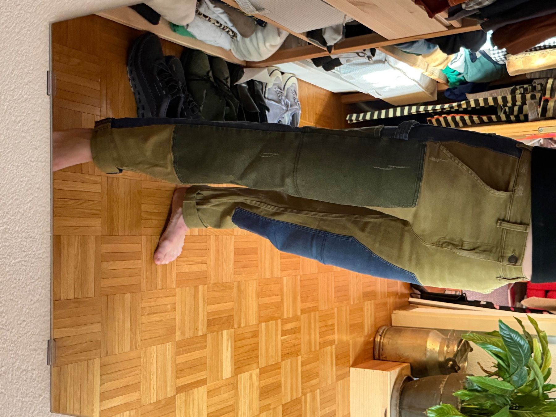 Guess Hosen: Trendy patchwork trousers, guess – Gebraucht aus Dietikon von dom_pvq5 3