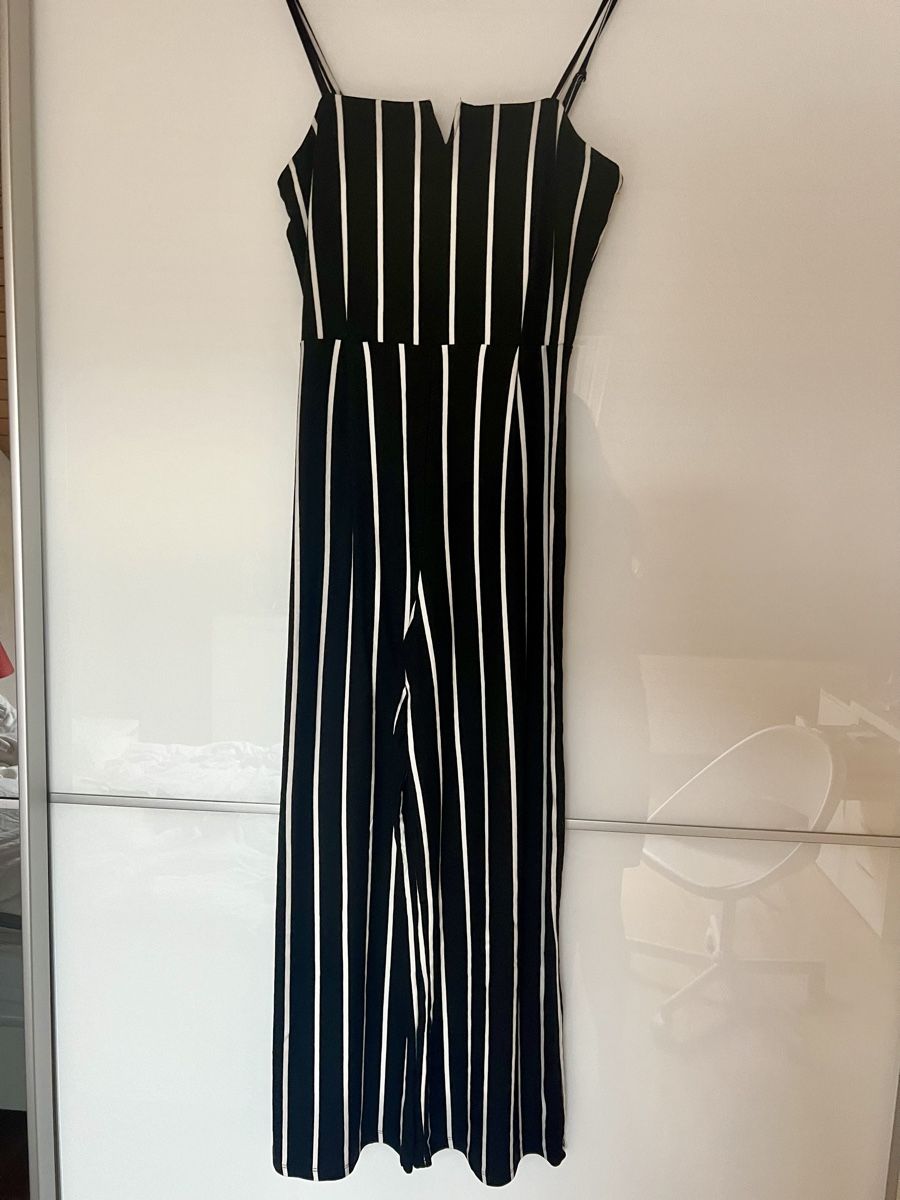 Bershka Jumpsuits: Combinaison noir blanc - bershka - taille M – Gebraucht aus Bossonnens von noemie_01
