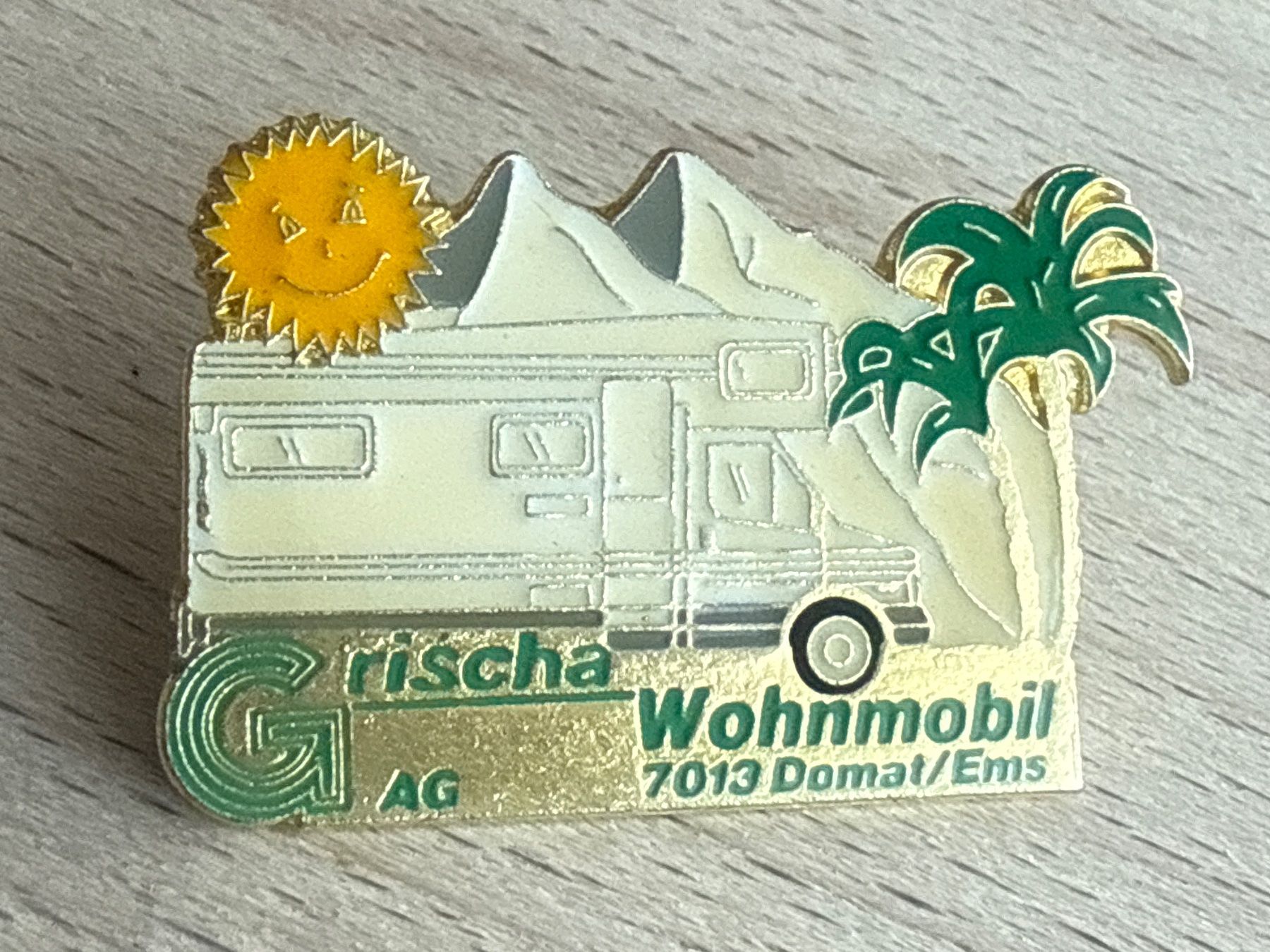 Placchette & Badge: Pin Grischa Wohnmobil AG Domat/Ems – Usato da Glattbrugg venduto da Schweigmatt