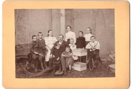 Fotografie Vater mit 10 Kindern samt Dre