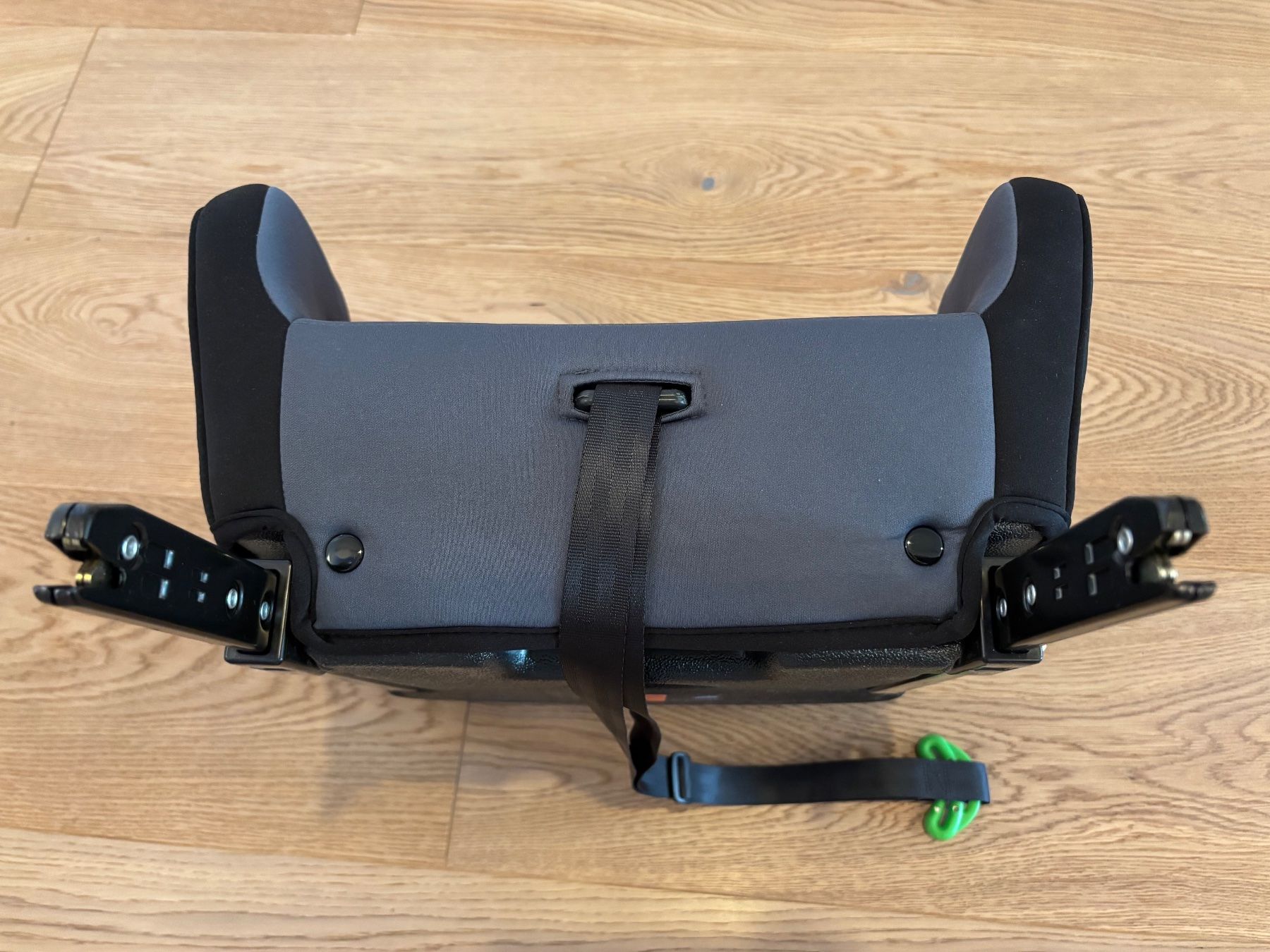 Osann Seggiolini per auto: Osann Sitzerhöhung Junior Isofix – Usato da Seuzach venduto da Schwede83 3