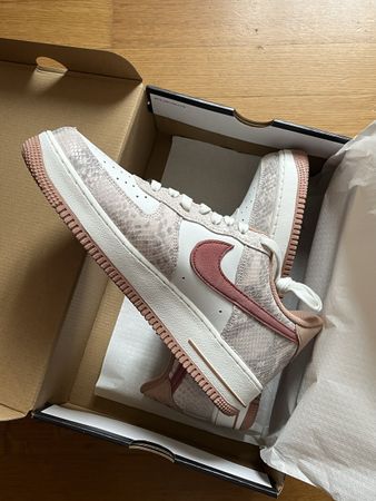 Nike AIR FORCE 1'07 LV8 – neu – Sneaker Grösse 43