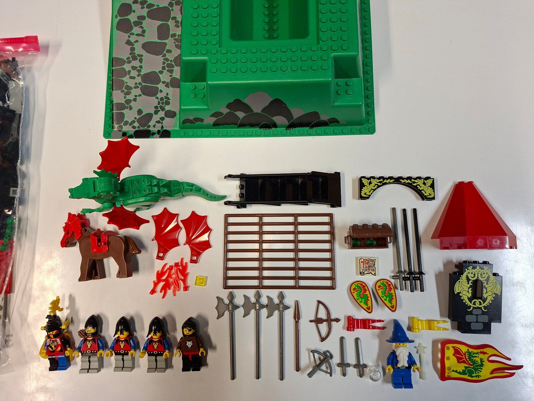 Lego Spielzeuge: Lego 6082 Fire Breathing Fortress – Gebraucht aus Sils im Domleschg von AMAG_AUDI_ZH 3