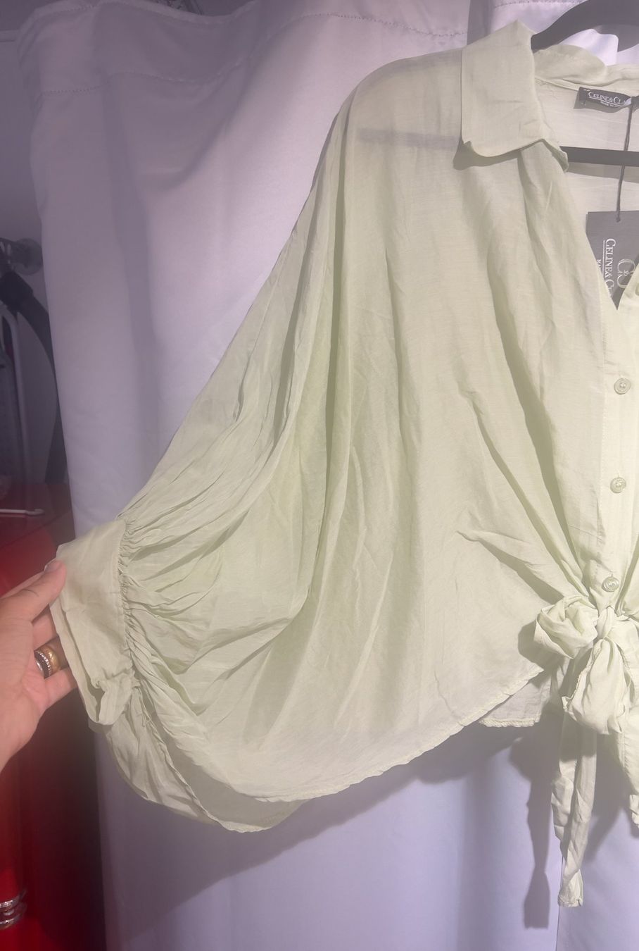 Blusen: Halbtransparente Binde-Bluse mit Ballon-Ärmeln 20% Seide – Neu und originalverpackt aus Zürich von Naebeli 6