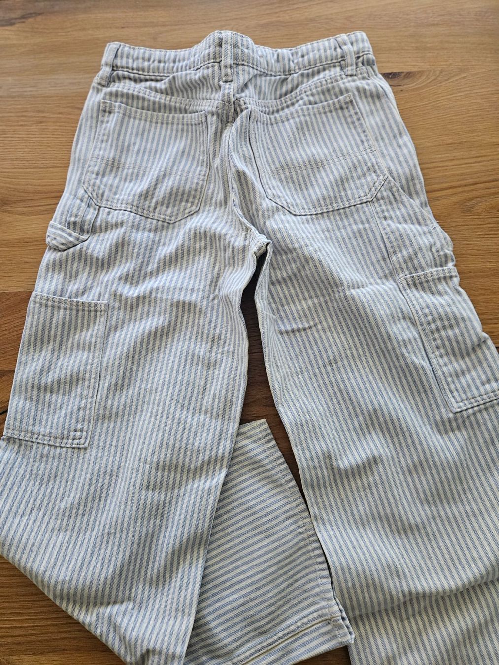 H&M Pantaloni: H&M Jeans neuwertig gestreift Gr. 152 – Nuovo (secondo la descrizione) da Engelburg venduto da ynnoc19 2