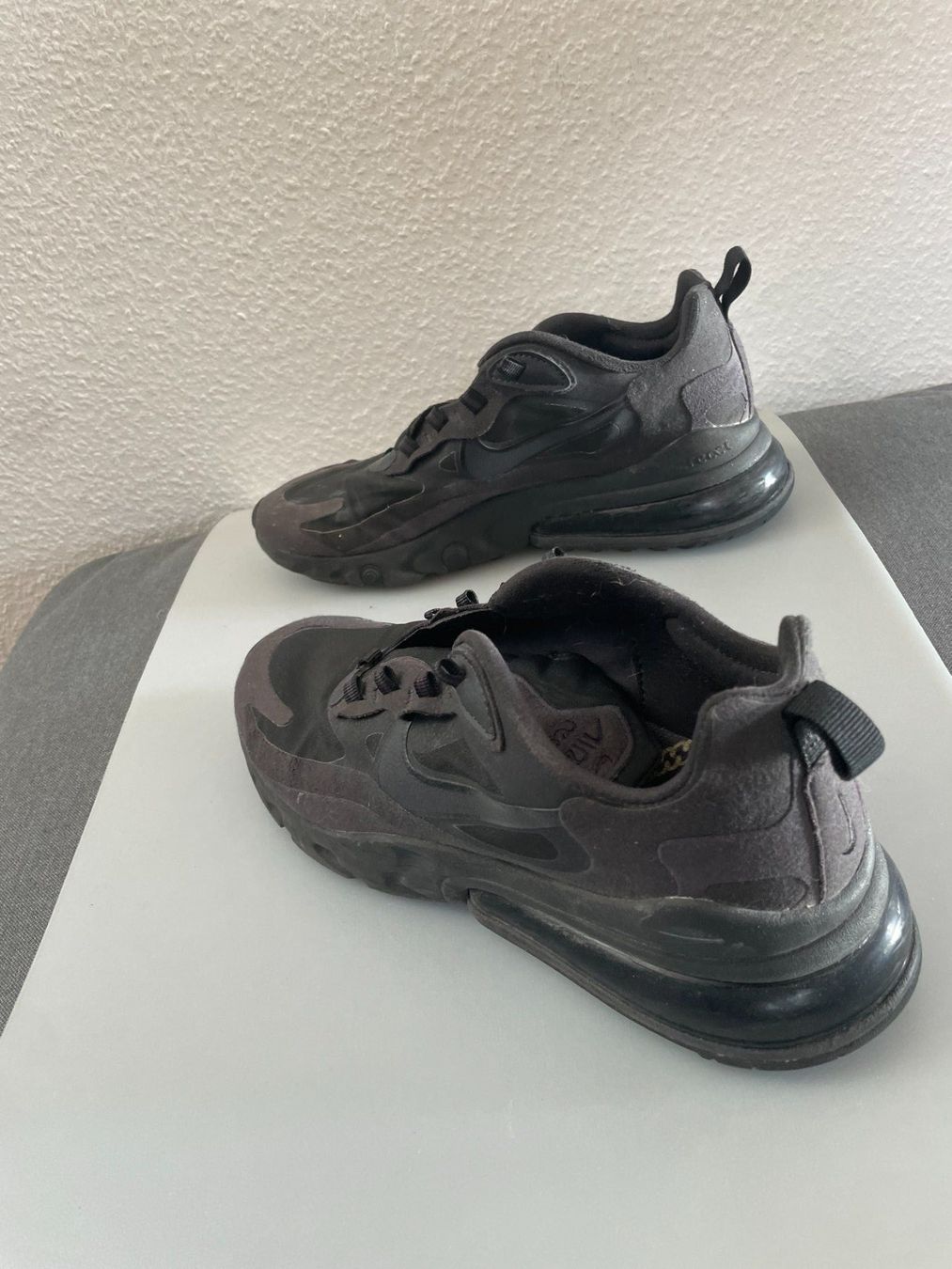 Nike Scarpe da uomo: Nike Air Max 270 React noir - taille EU 43 – Usato da Lausanne venduto da verde34256789 4