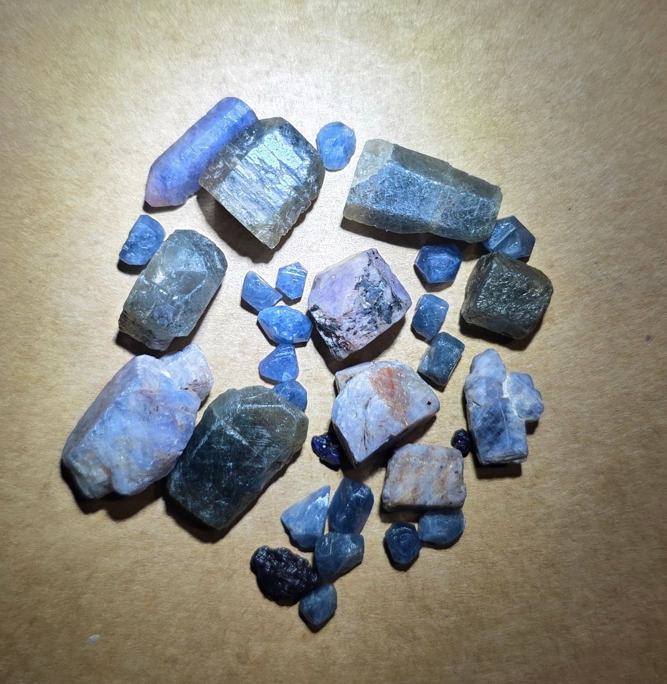 Edelsteine: 134,4 ct Saphirs bruts 30 pcs – Gebraucht aus Carouge GE von Crystal_Energy
