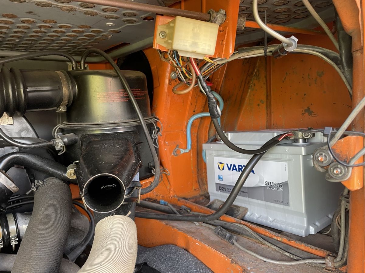 VW Veicoli da campeggio: VW T2 Camper, restauriert – Usato da Rüfenacht BE venduto da nad_t77n 8