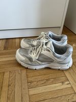 Weisse Zara Sneakers