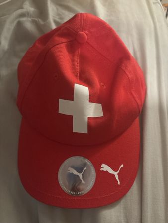 Puma Kappe Schweiz rot UBS Logo neu mit Etikette 