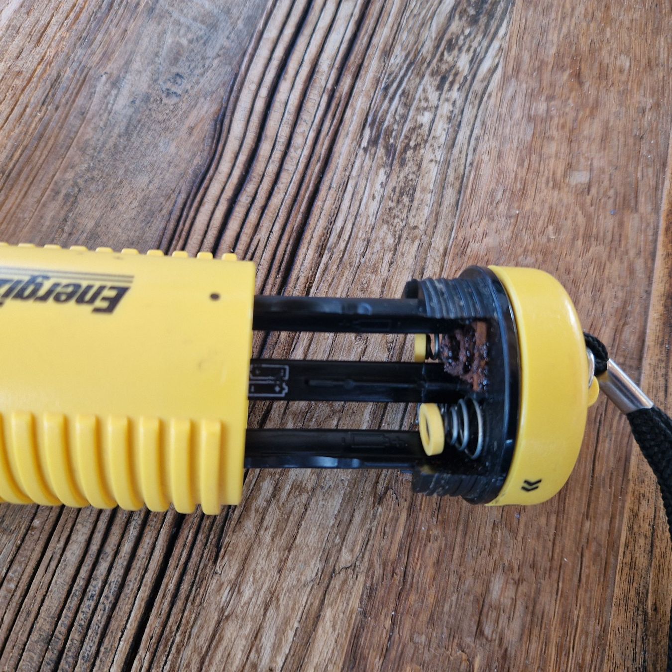 Energizer Lampade: Energizer Taschenlampe Gelb, gebraucht – Difettoso da Münsingen venduto da Geeskile 1