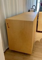 Massive Holzkorpusse für viel Stauraum