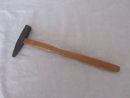 Kleiner Steinhammer mit Holzstiel gebraucht guter Zustand