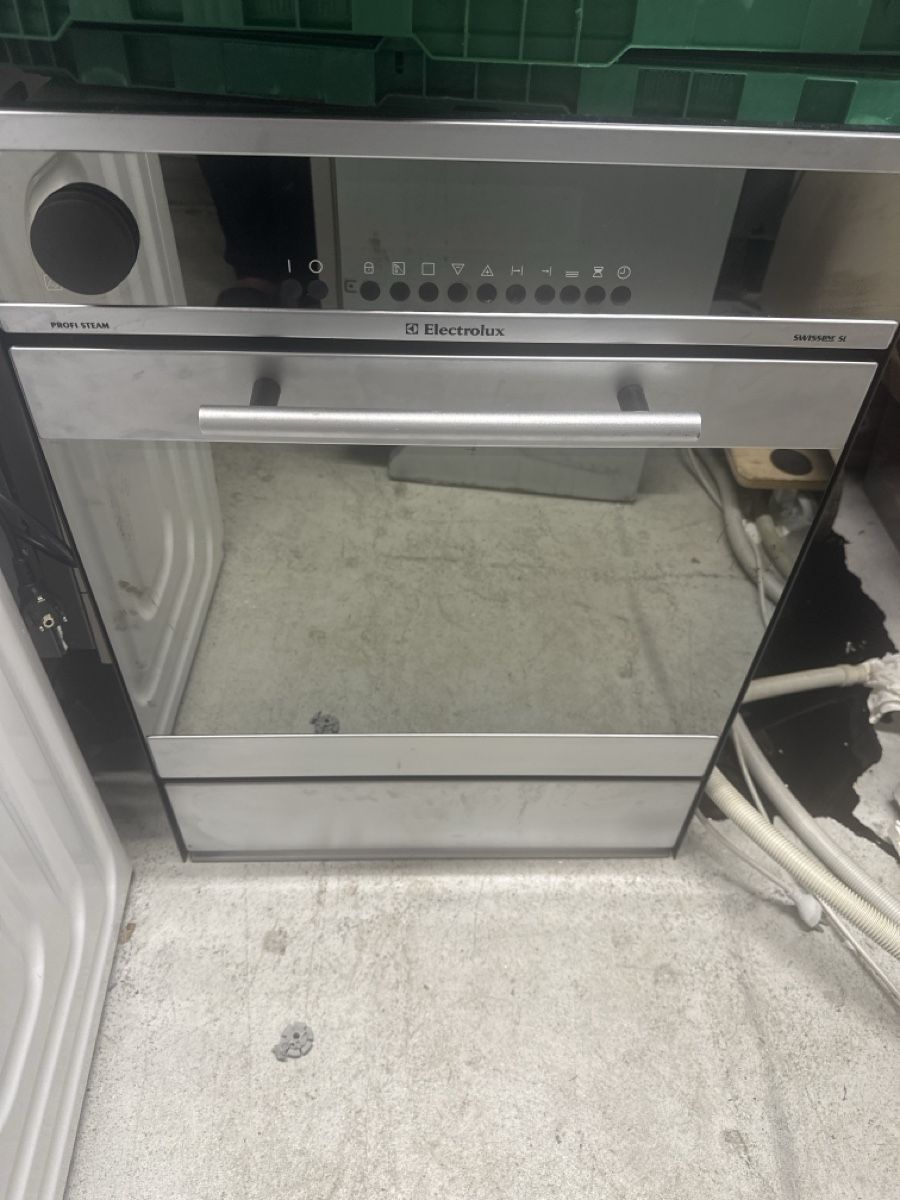 Electrolux Backöfen: Backofen Electroluc – Gebraucht aus Rapperswil SG von kat_rw8q