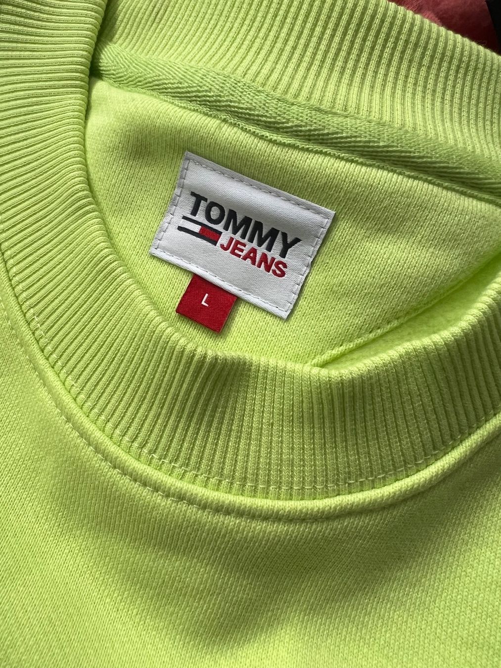 Tommy Hilfiger T-Shirts: Tommy Jeans cropped Sweatshirt / Grösse L – Neu (gemäss Beschreibung) aus Effretikon von YaMn 7