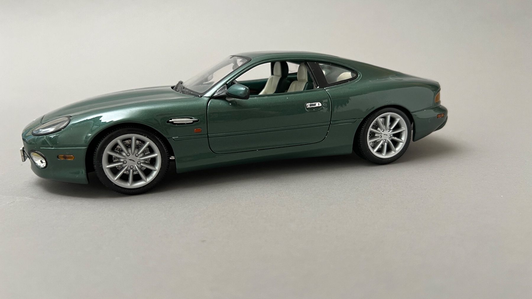 Aston Martin Modellini d'auto: ASTON MARTIN- VINTAGE AUTO MODELL DB7 – Usato da Basel venduto da herr_majesty
