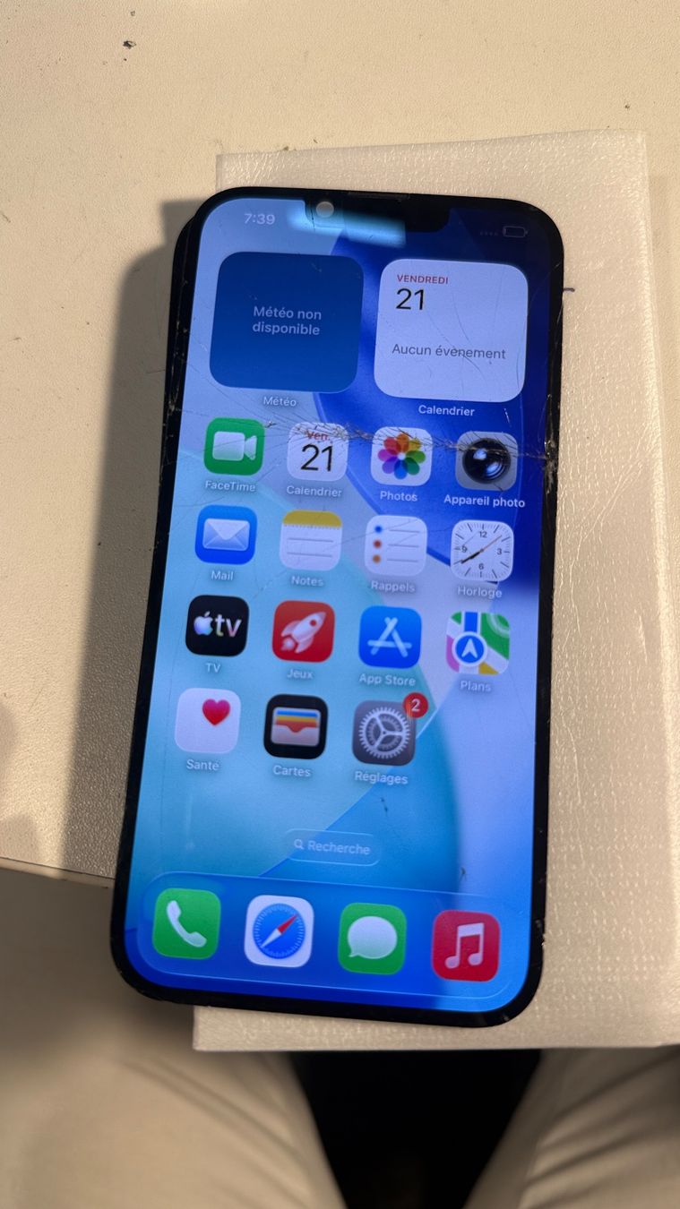 Apple Telefoni cellulari / Smartphones: Écran original iPhone 14 partiellement abîmé – Difettoso da Morges venduto da DA-repa 2