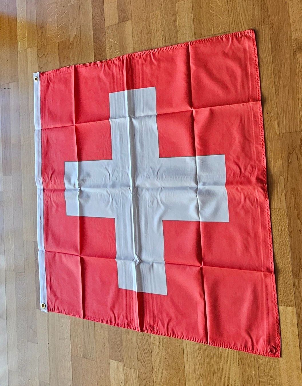 Drapeaux: Schweizer Flagge - Fabrikneu & ungeöffnet – Neuf avec emballage d'origine à Kreuzlingen par UAE 1