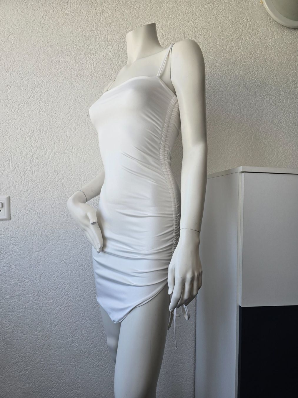 Robes: Robe asymétrique Taille -XS – Neuf (Voir description) à Les Verrières par kitel79 3