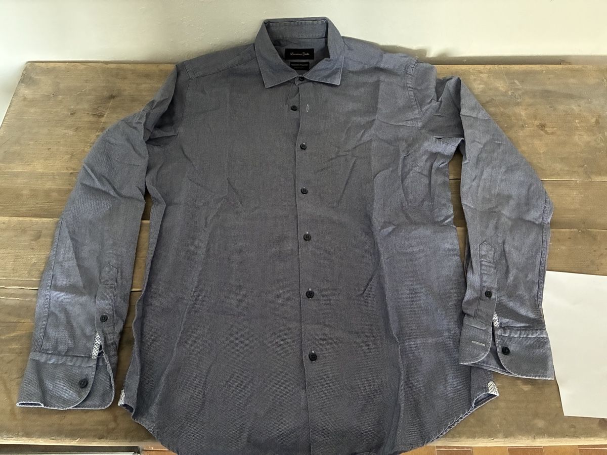 Massimo Dutti Camicie: Hemd Massimo Dutti blau Grösse M neuwertig – Usato da St. Gallen venduto da Joao_Serralheiro