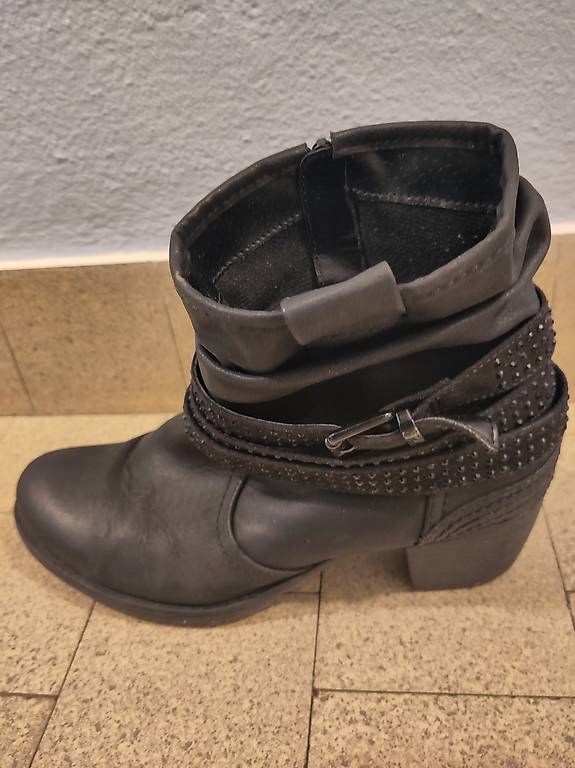 Scarpe da donna: Diverse Damenschuhe  – Usato da Luzern venduto da joh_8ys9 1