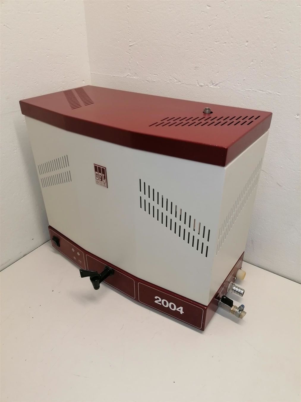 Accessori da laboratorio: GFL 2004 - 4 Liter Destilator – Usato da Niederdorf venduto da LeptonAG_Labor