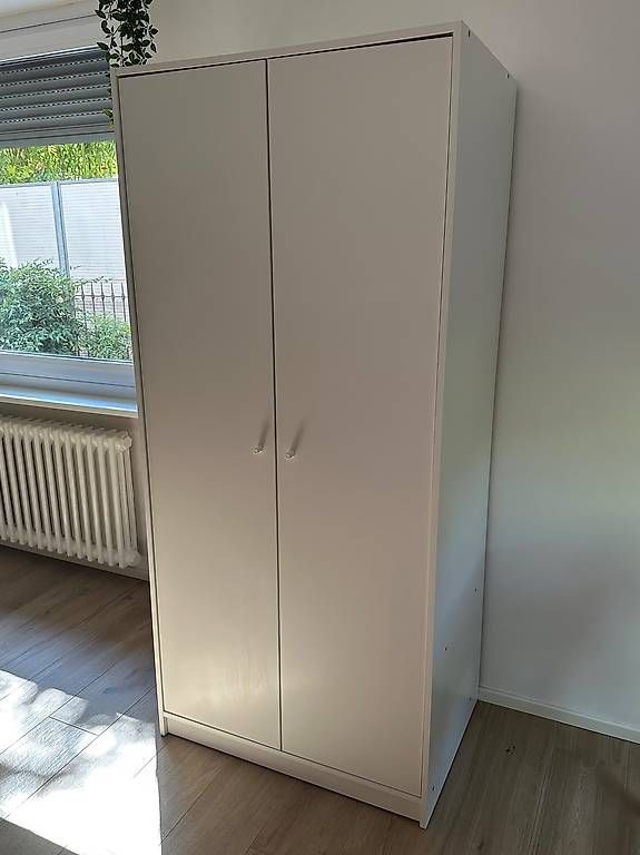 Armadi: Armadio bianco con ante. – Nuovo e nell'imballaggio originale da Massagno venduto da bra_n9zx