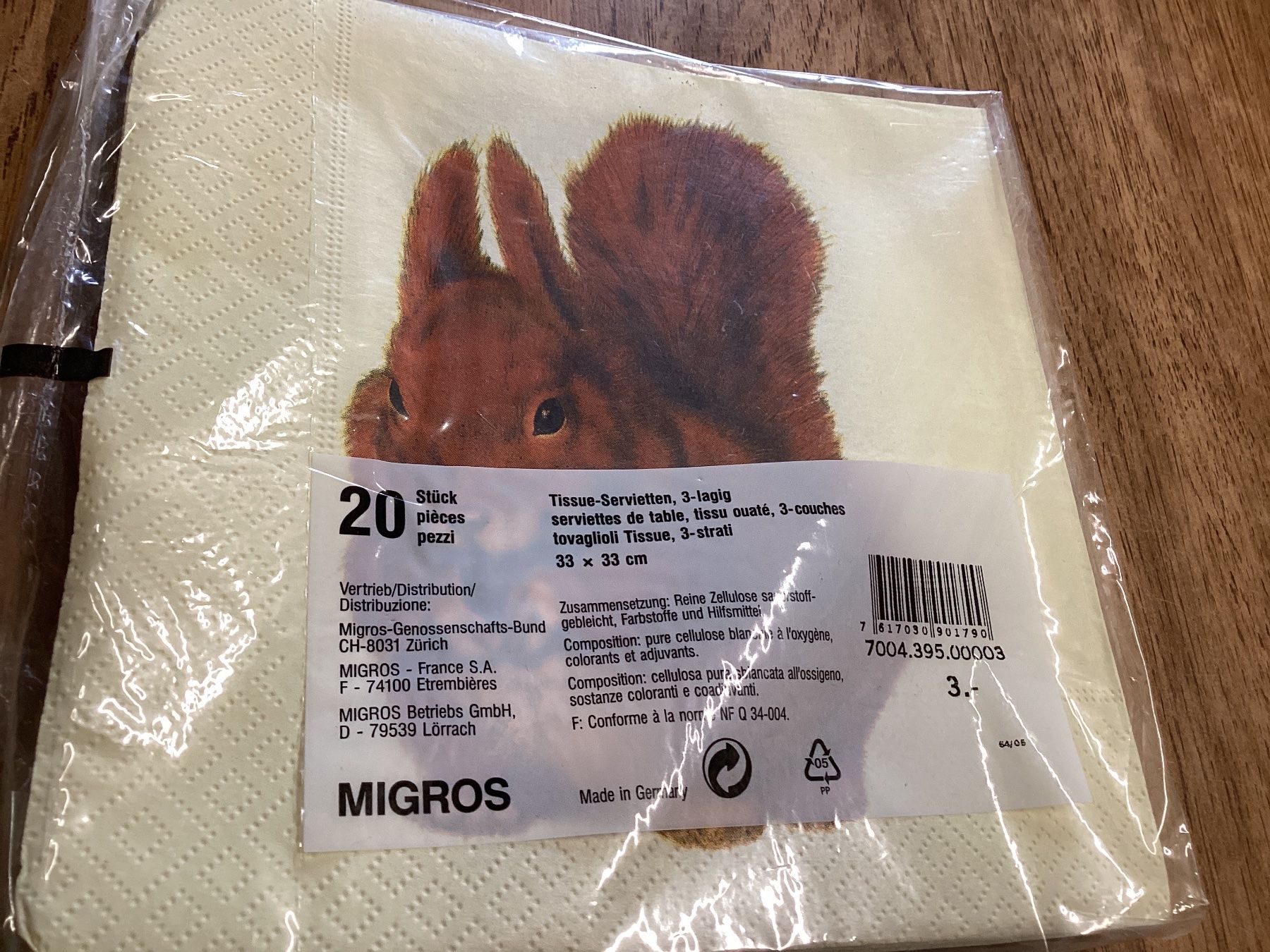Migros Tovaglioli: 12 Servietten mit Eichhörnchen Motiv, Herbstdeko, Neu – Nuovo (secondo la descrizione) da Lyss venduto da Nigudasschaf 1