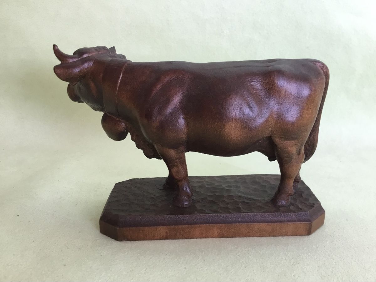 Statuette: Ältere geschnitzte Kuh aus Holz – Usato da St. Gallen venduto da chamilla 2