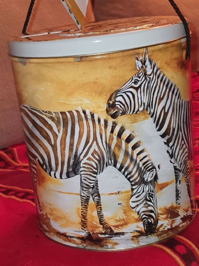 Alle Dekorationen: panettone dose, Zebra Serie 9, Rolf Knie edit., Leopard, box – Neu und originalverpackt aus Zollikerberg von Nice_Name 8