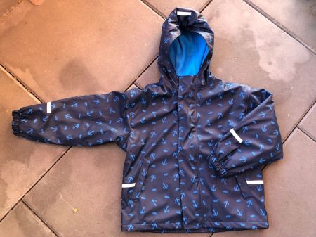 Regenjacke mit Innen-Fleece gefüttert