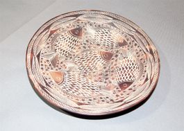 Runde Zier-Schale mit Fisch-Motiven
