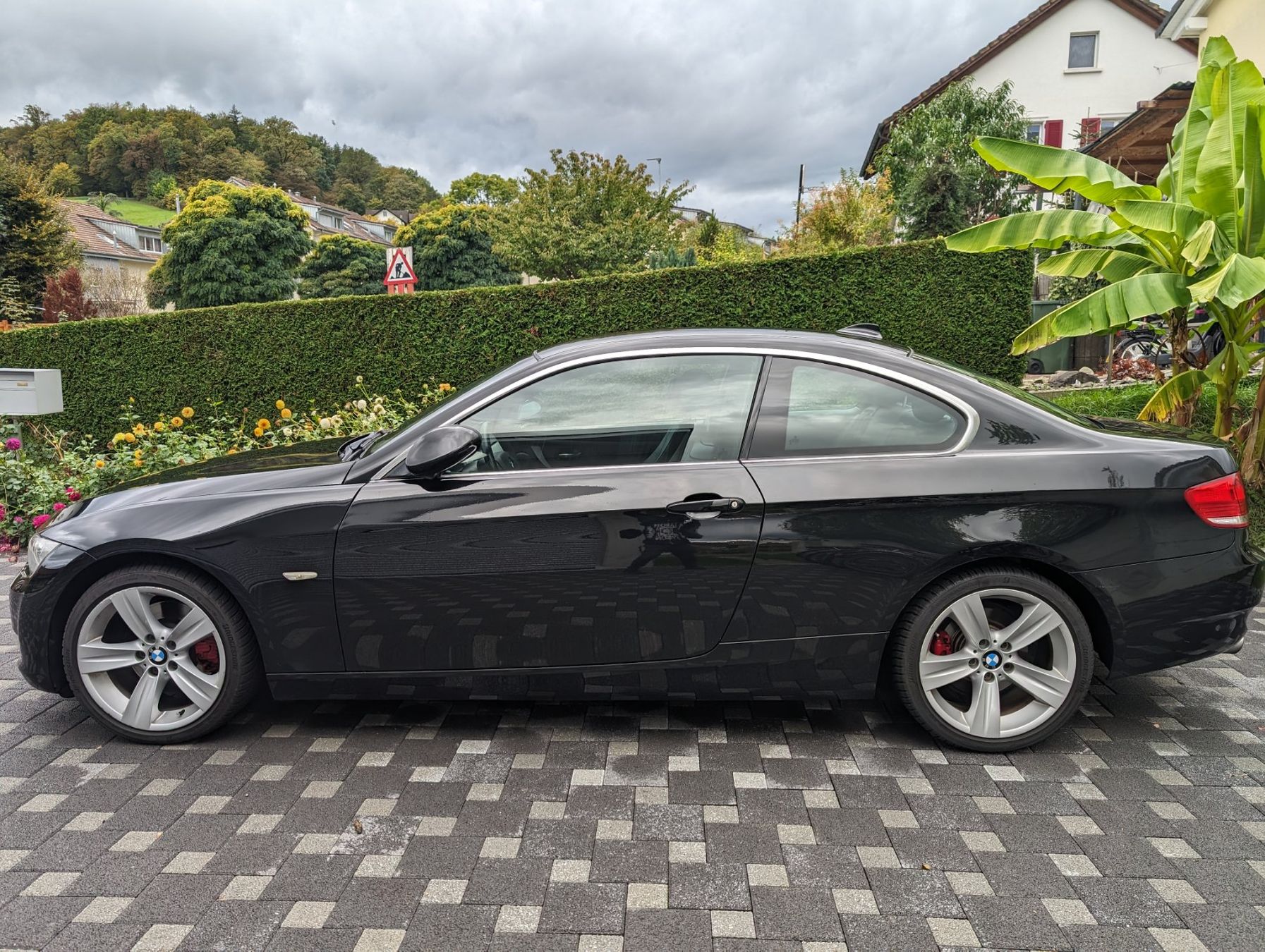 BMW Autos: BMW 325i Coupé 3.0 E92 – Gebraucht aus Schönenwerd von  1