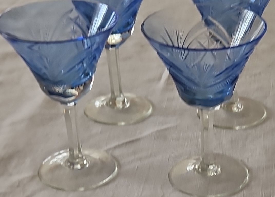 Bicchieri: 4er Set elegante Vintage Cocktailgläser, hellblaues Glas – Nuovo (secondo la descrizione) da Wädenswil venduto da Jsi.Z01