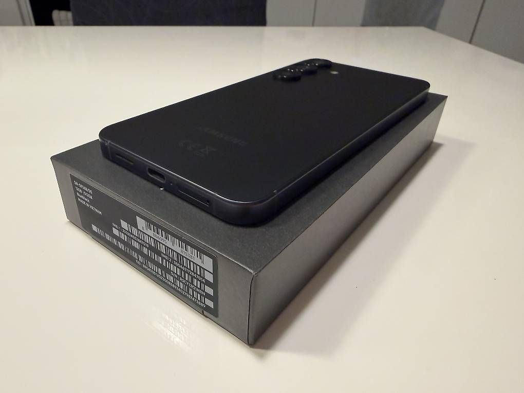 Telefoni cellulari / Smartphones: Samsung Galaxy S25+ Blueblack - 512 gb – Usato da Delémont venduto da Virus44 4