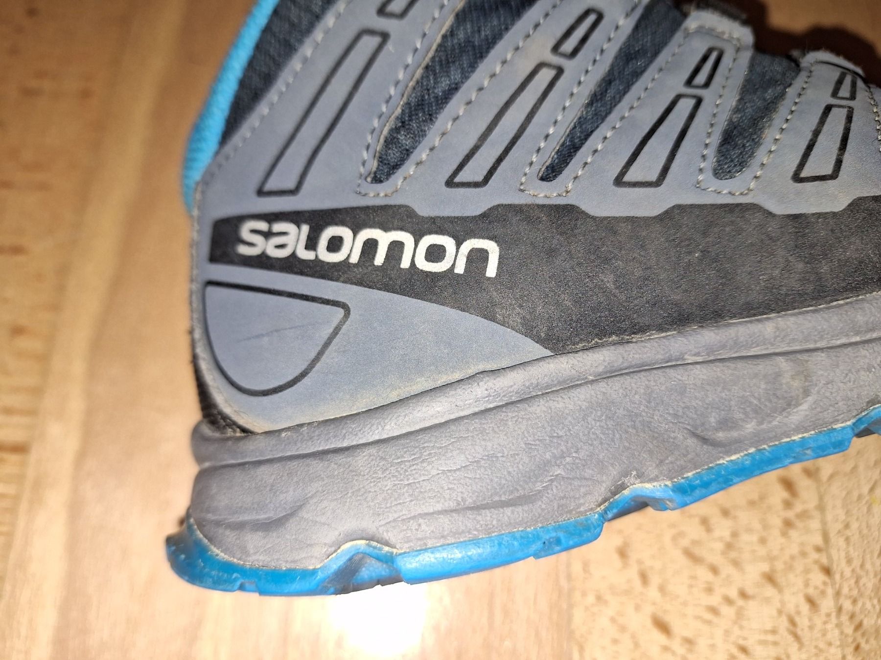 Salomon Herrenschuhe: Wanderschuhe von Salomon waterproof Gr. 32 – Gebraucht aus Oberrieden von man_tky9 3
