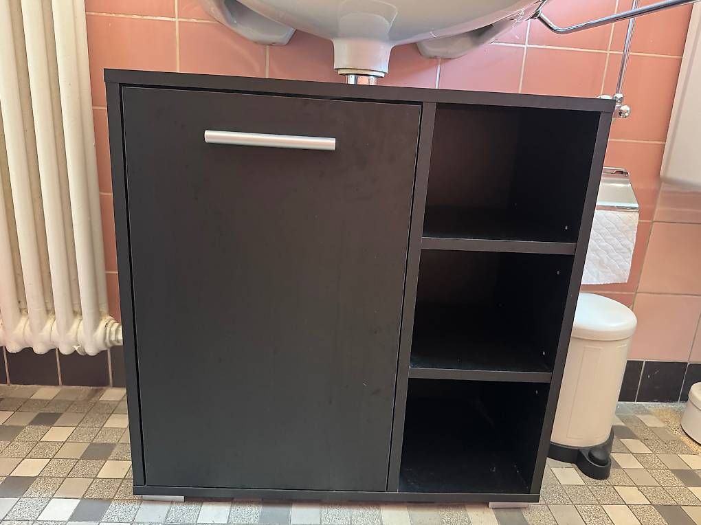 Badezimmermöbel: Waschbeckenunterschrank – Gebraucht aus Basel von fde_d59y 2