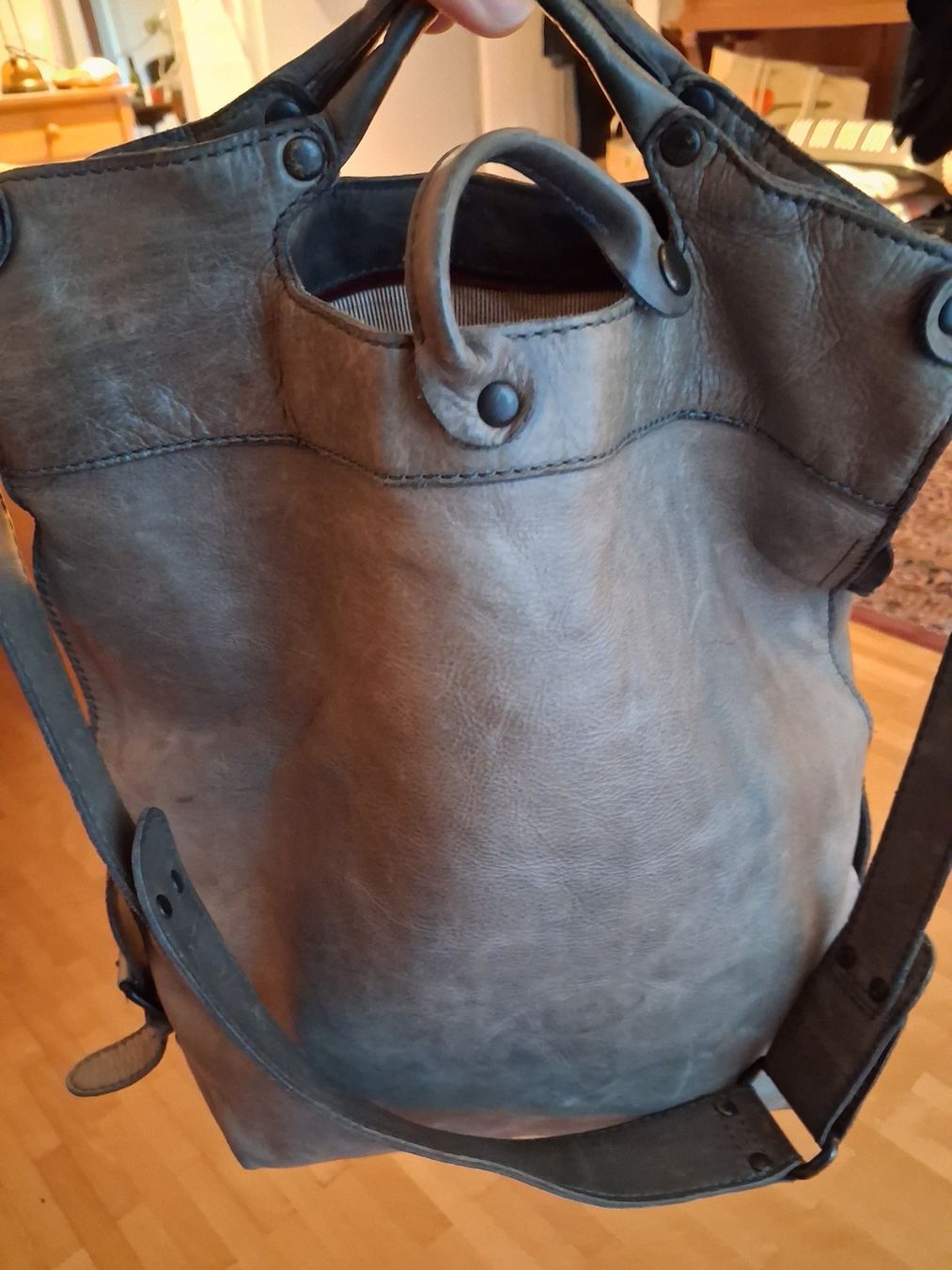 Aunts & Uncles Taschen für Damen: AUNTS & UNCLES Ledertasche – Gebraucht aus Wetzikon ZH von med_2y76 2