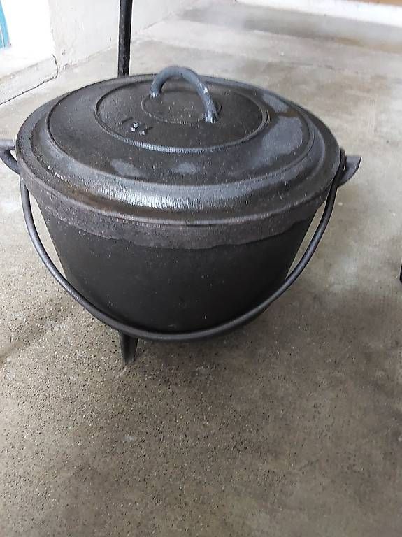 Casseroles: Chaudron fonte – D'occasion à Oron-le-Châtel par pet_zzh7