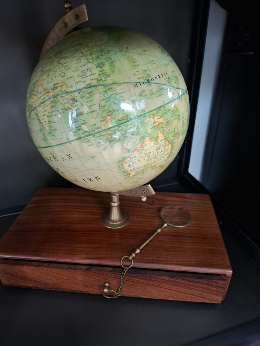 Altro in Decorazioni & Accessori: Globe avec support en manguier et loupe – Nuovo (secondo la descrizione) da Saxon venduto da 2005sylvester 2