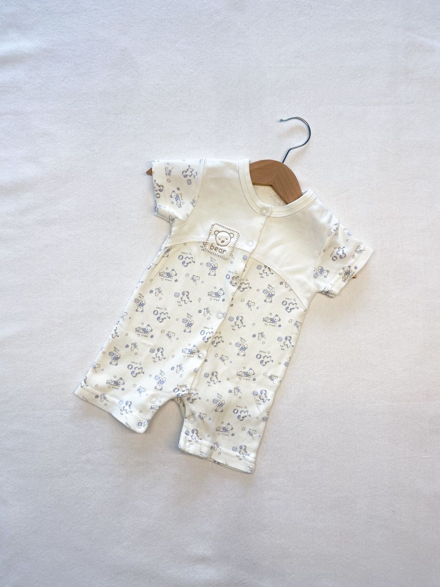 Strampler: Baby jumpsuit 62 – Gebraucht aus Sutz von Elena.Kottitas