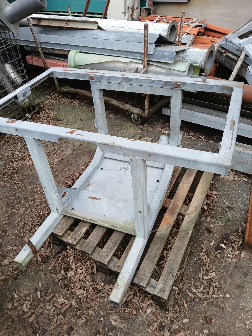 Tutte le macchine: 3- Punktchassis von Spritze verzinkt – Usato da Hohentannen venduto da Tosio6 1