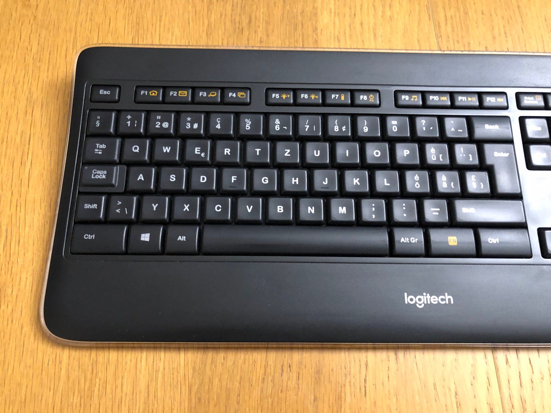Logitech Tastiere: LOGITECH Wireless Illuminated Keyboard K800, super Zustand – Usato da Frauenfeld venduto da -blubber- 2