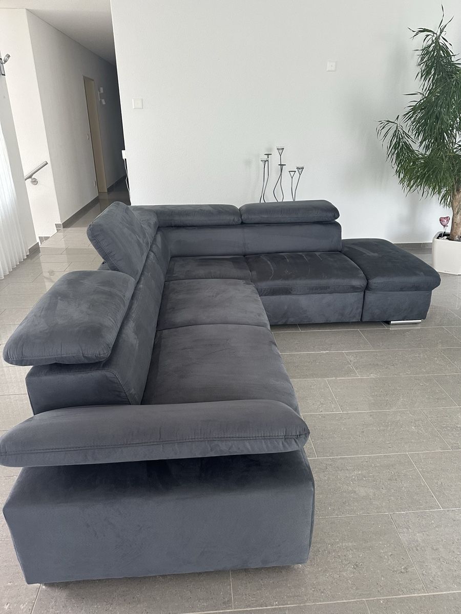 Divani: Ecksofa mit Arm- & Kopfteilverstellung, mit Schlaffunktion – Usato da Safenwil venduto da Mesi83 1