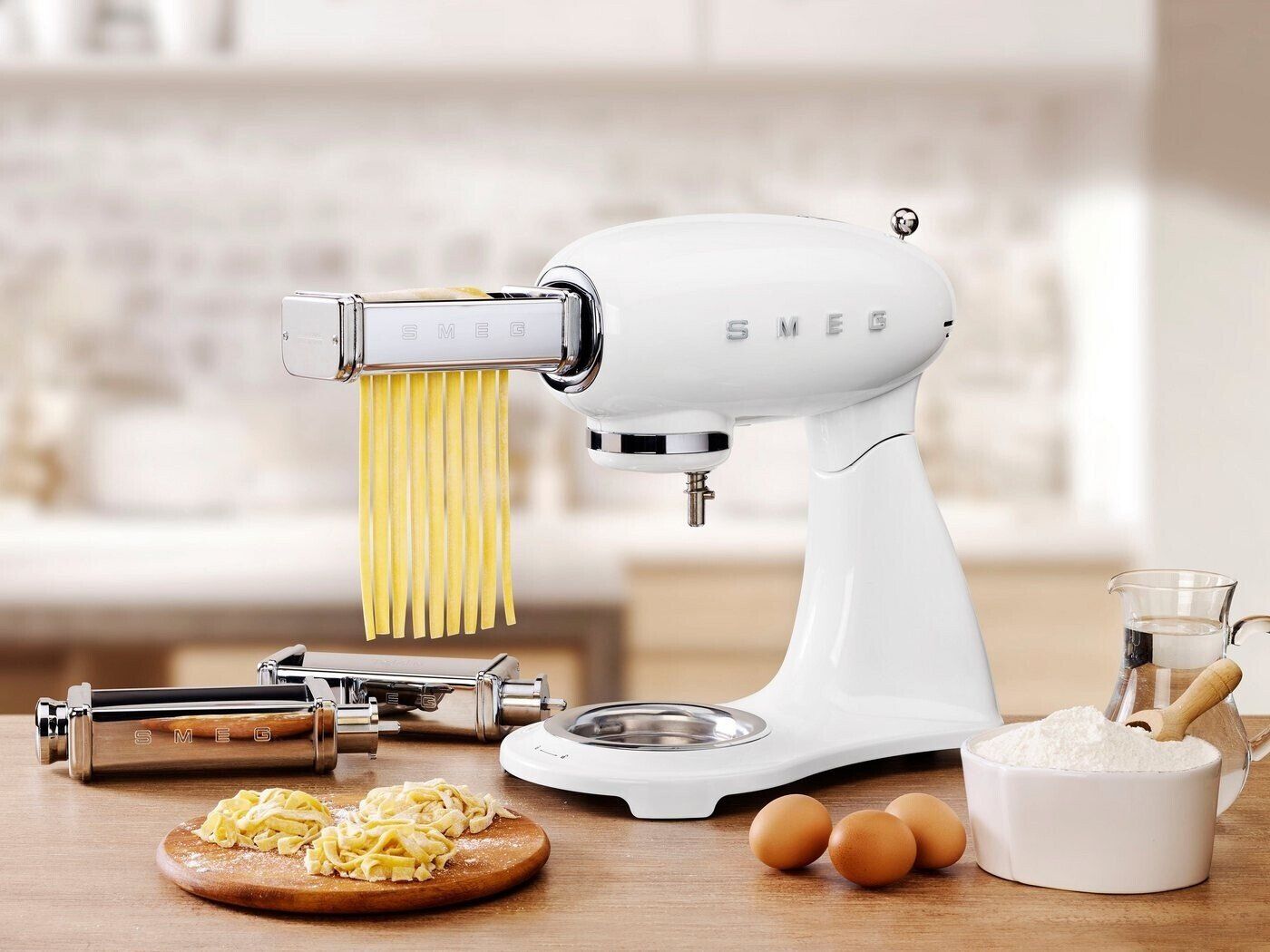 Smeg Elettrodomestici da cucina: SMEG 50's Style SMF03WHEU – Nuovo e nell'imballaggio originale da Romanshorn venduto da nor_9jxr 5