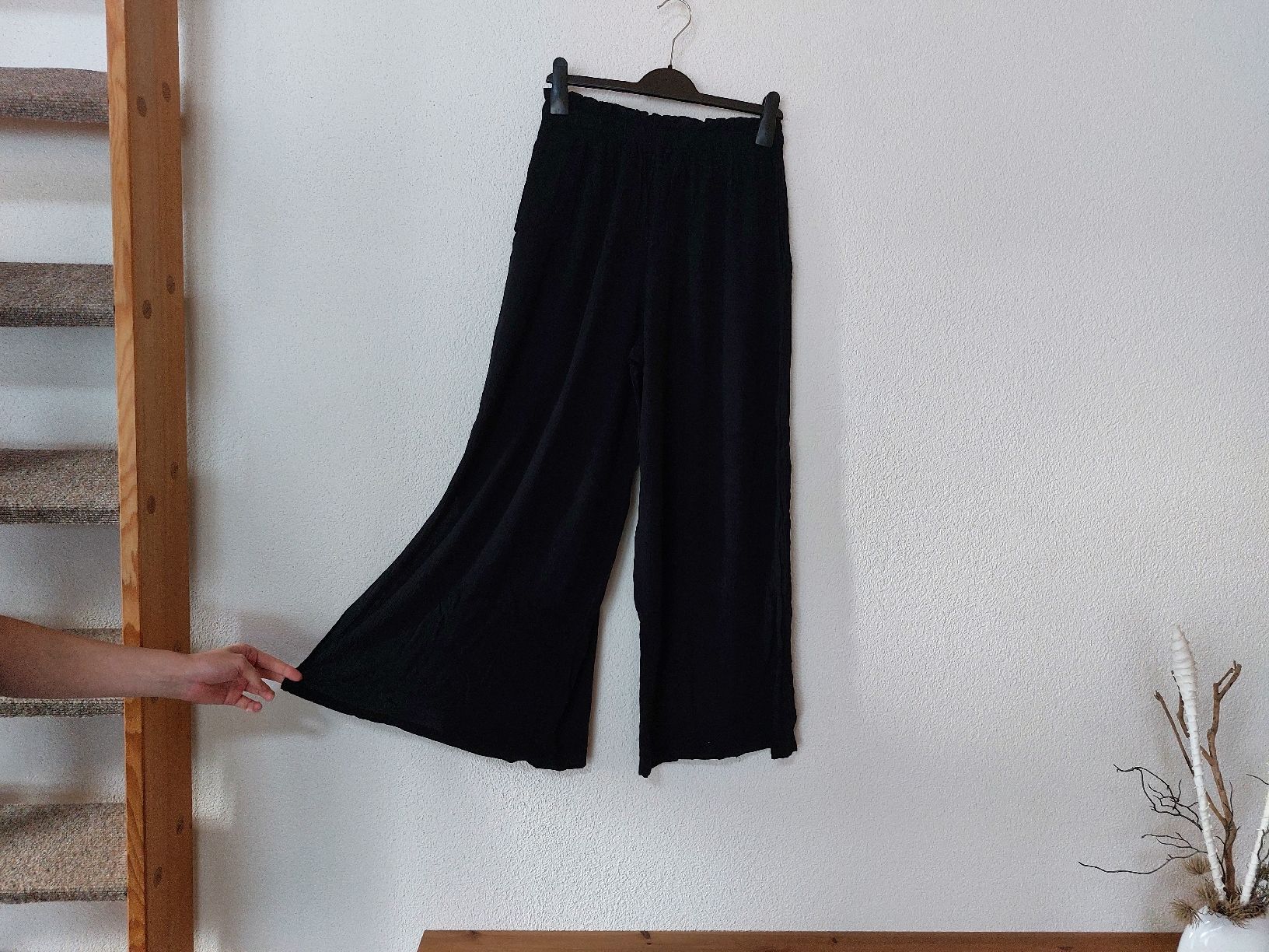 Pantalons: Damen Hose Schwarz  mit Schlitz – D'occasion à Effingen par roe_7mb7