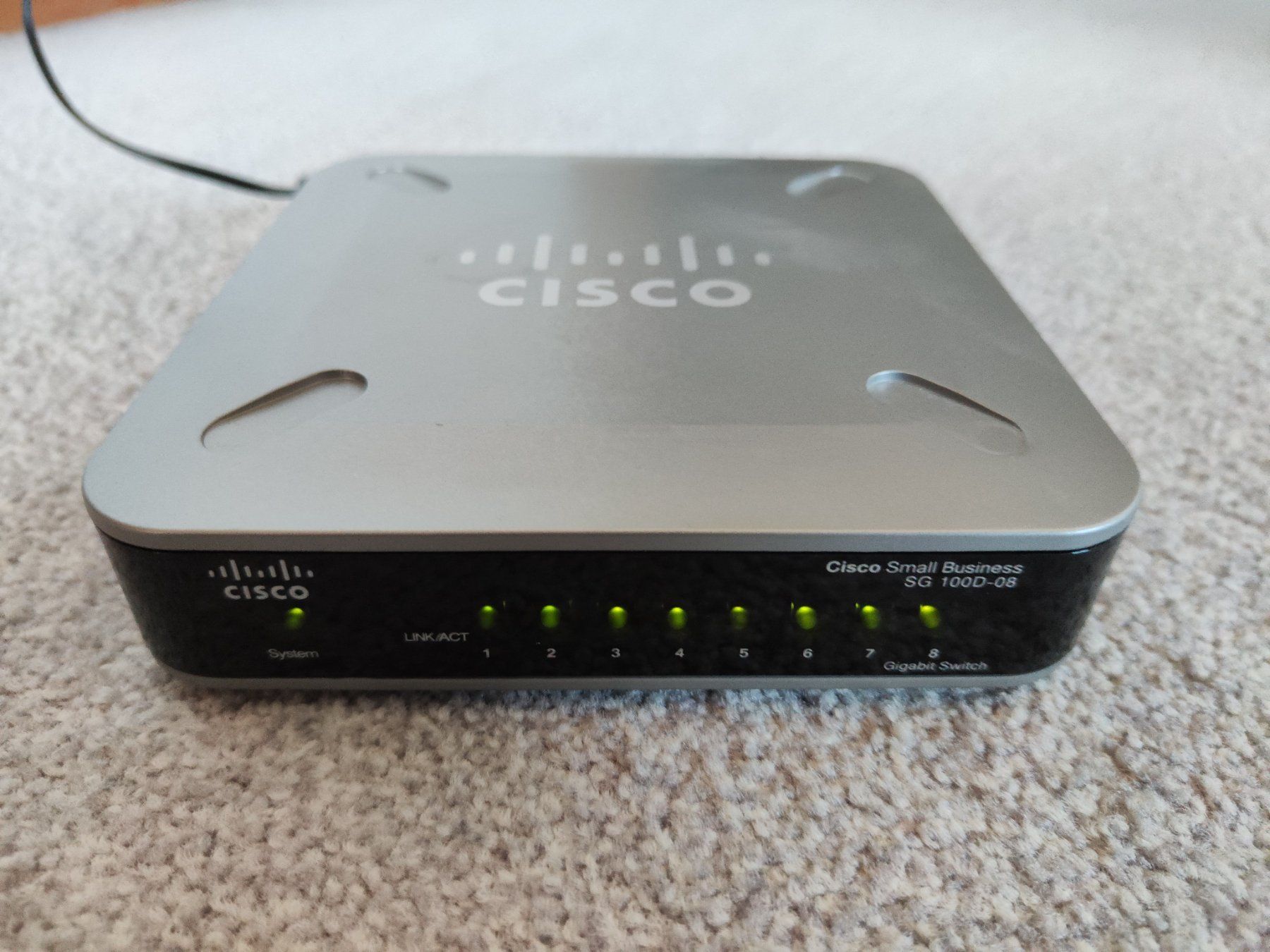 Cisco Hub & Switch: Cisco 8-Port Switch SG 100D-08 – Usato da Neftenbach venduto da Froeschl1 9