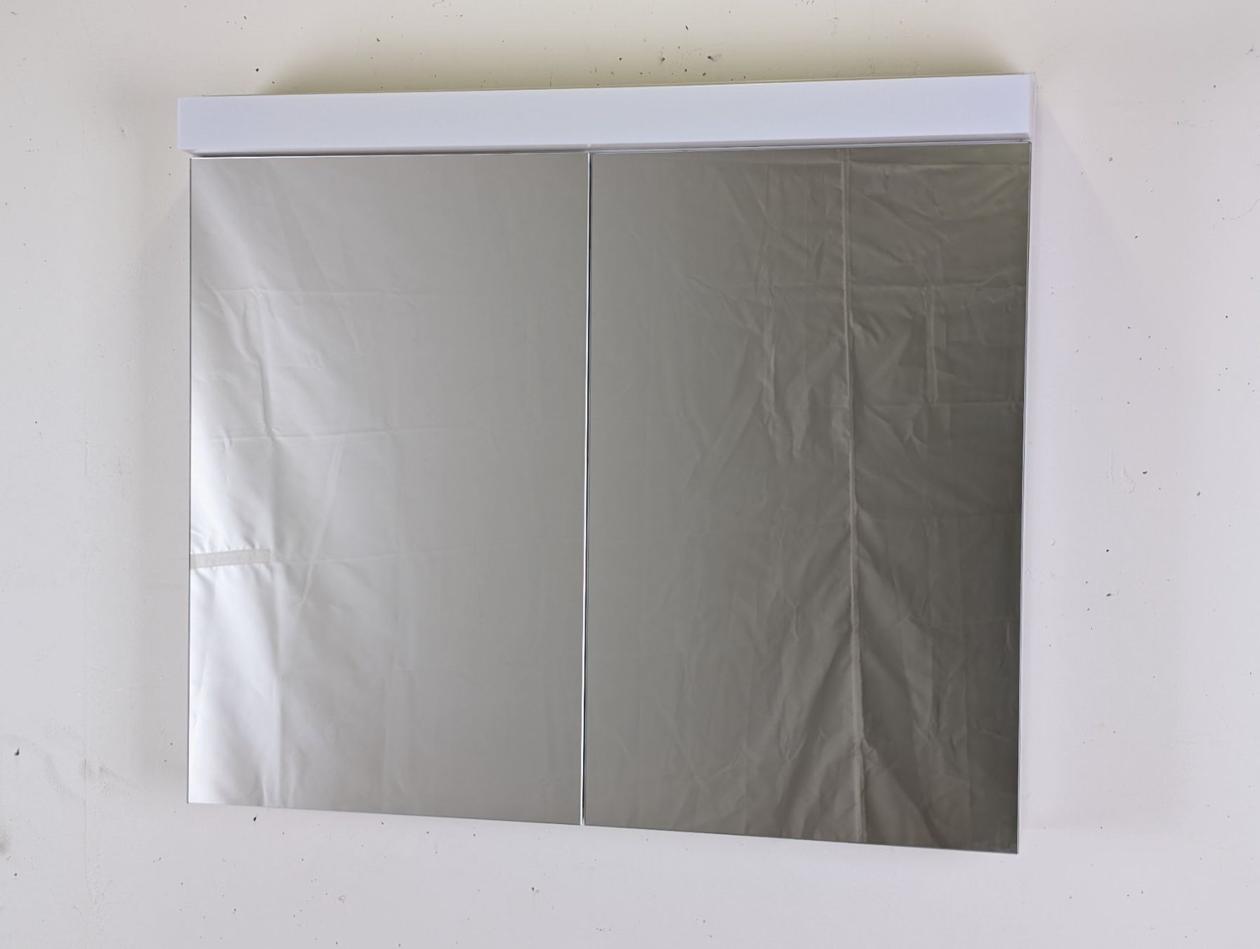 Schneider Armadietti a specchio: Schneider Spiegelschrank LOW LINE ca 89x77 (20) – Usato da Winterthur venduto da Hint17